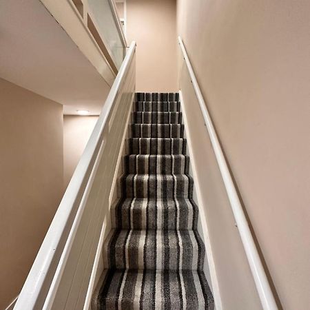 Canary Wharf Single Double And En-Suite Rooms London Exterior photo