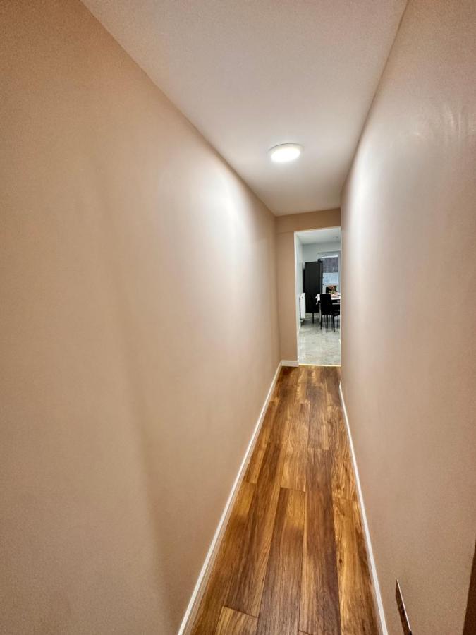 Canary Wharf Single Double And En-Suite Rooms London Exterior photo