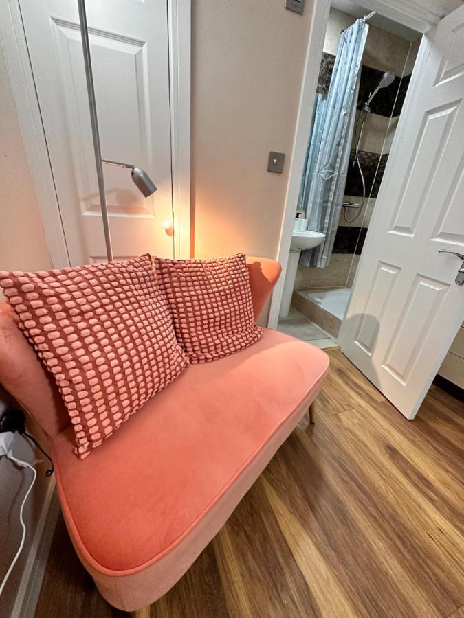 Canary Wharf Single Double And En-Suite Rooms London Exterior photo