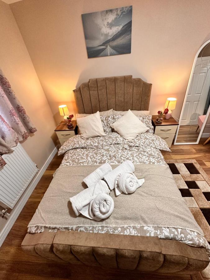 Canary Wharf Single Double And En-Suite Rooms London Exterior photo