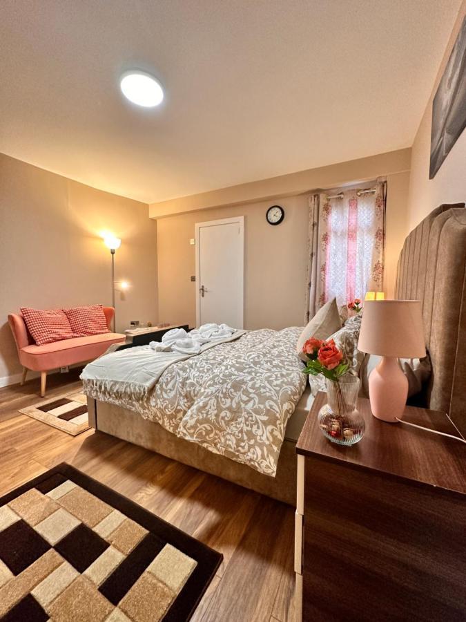 Canary Wharf Single Double And En-Suite Rooms London Exterior photo